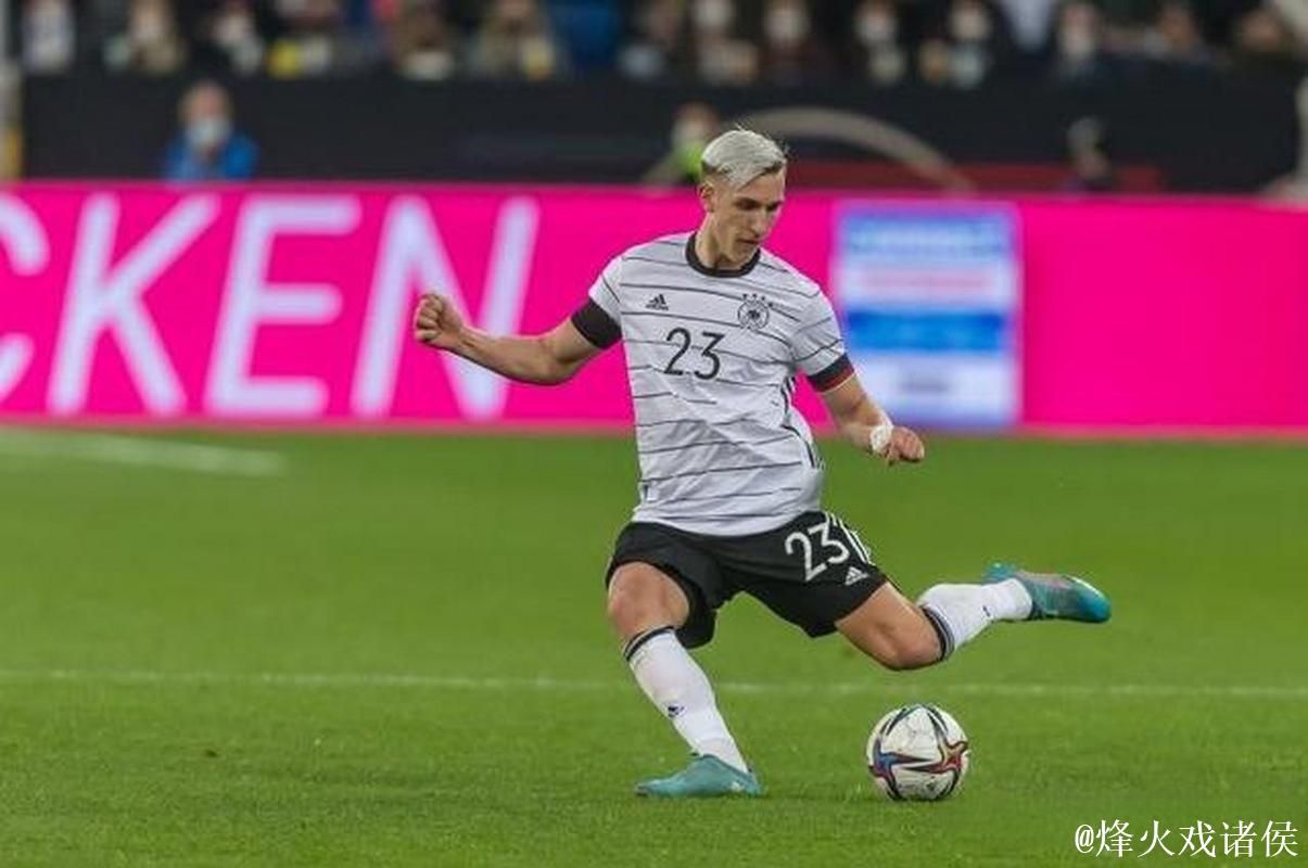 德媒：施洛特贝克在等待豪门，多特可能强硬应对拒绝低价出售