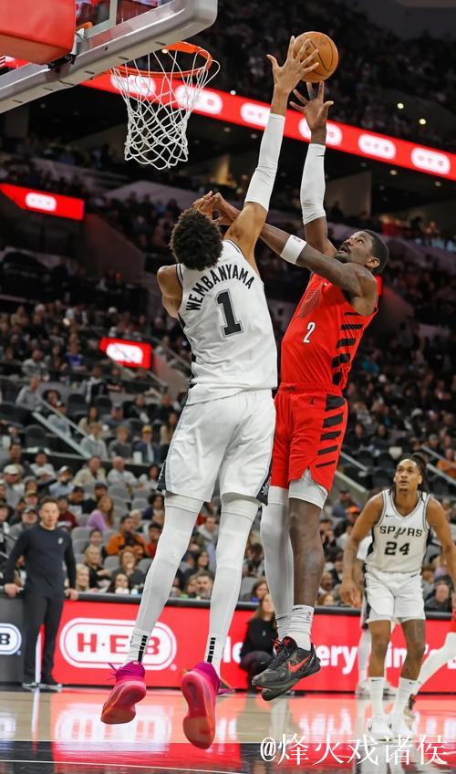 文班亚马34+13+11率马刺险胜国王 独行侠力克开拓者 文班亚马34+13+11率马刺险胜国王 独行侠力克开拓者